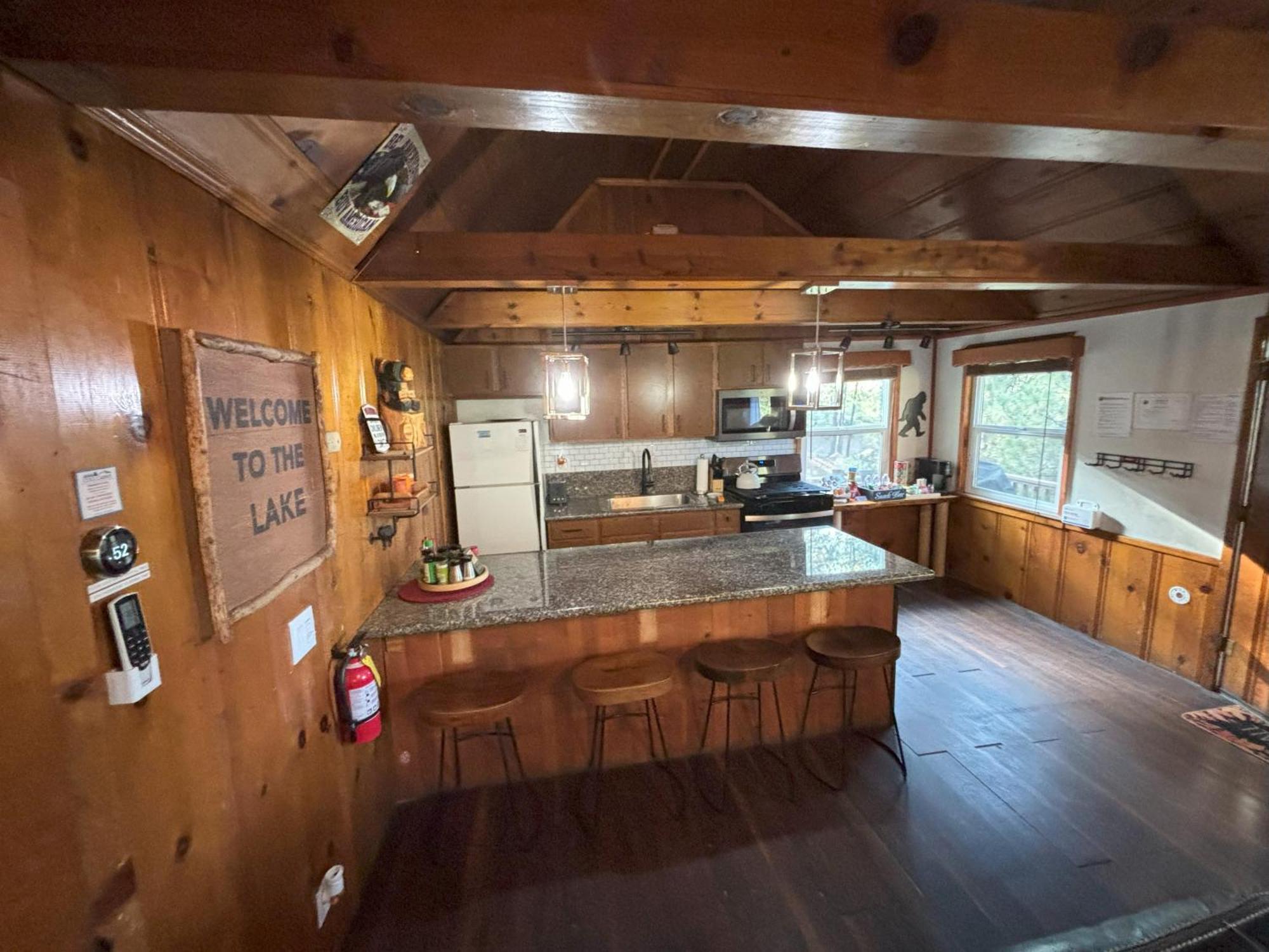 Snow Bunny Lodge - Perfect Big Bear Getaway! Deck With A New Hot Tub And Charcoal Barbecue! Big Bear Lake Zewnętrze zdjęcie