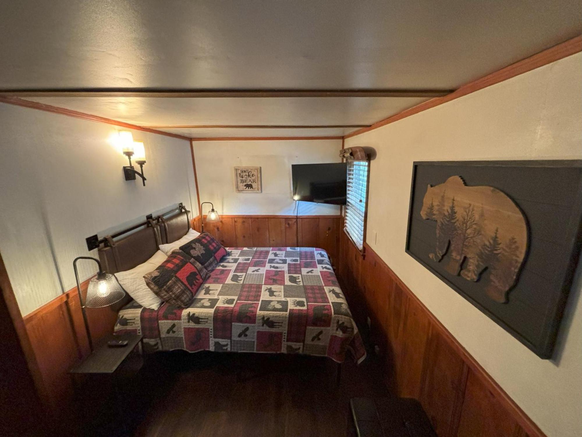 Snow Bunny Lodge - Perfect Big Bear Getaway! Deck With A New Hot Tub And Charcoal Barbecue! Big Bear Lake Zewnętrze zdjęcie